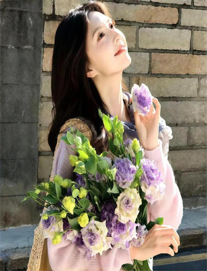 西部片文化解读：《鬼屋直播》的叙事结构与视觉语言 ——深入探索西部片的艺术世界